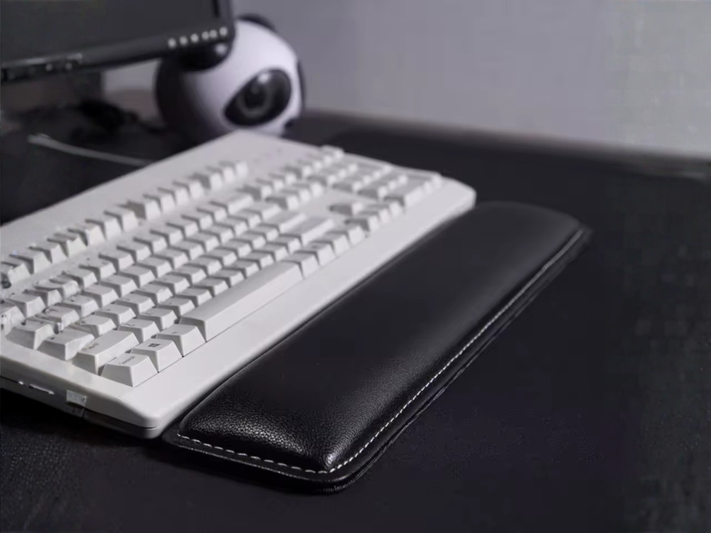 The Keyboard Rest – PU Leather Wrist Rest | Orgemy